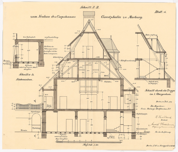 Schwarz-weißes Architekturzeichnung eines Hauses mit zahlreichen Fenstern und einem Dachfirst, beschriftet als das erste Haus in Deutschland, begleitet von detaillierten Plänen und Text.