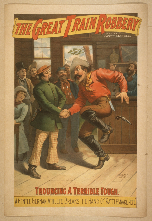 Plakat, das eine Gruppe von Menschen auf einem Boden zeigt, einer hält eine Waffe, mit einem Fenster und einer Wand im Hintergrund und Text, der oben und unten lautet "Der große Zugraub - Trouching a Terrible Tough".