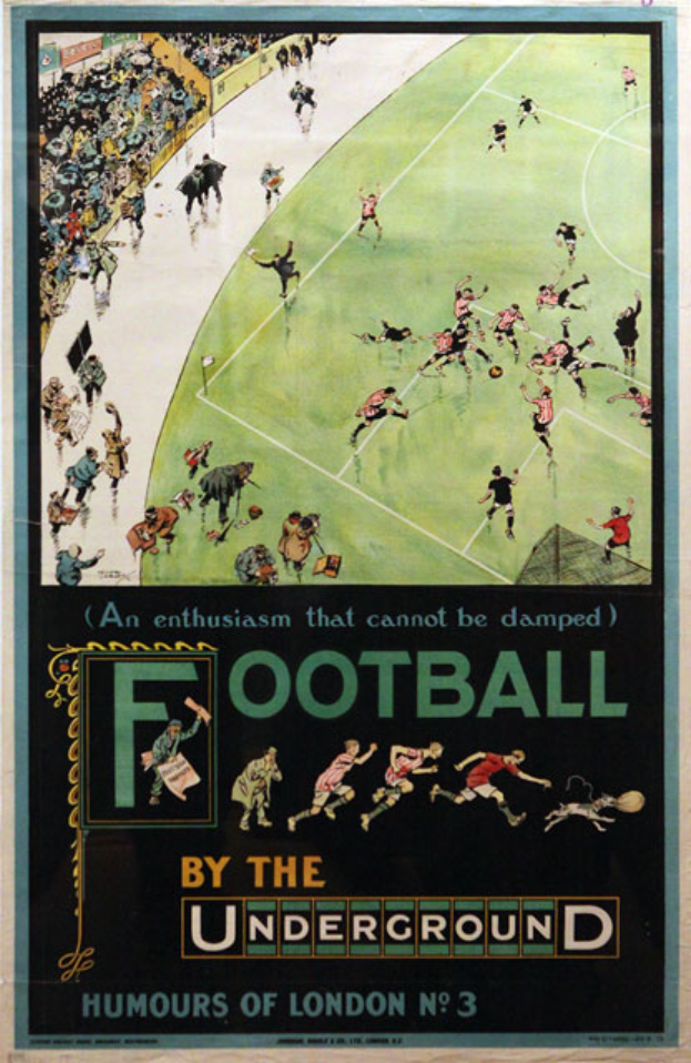 Ein Vintage-Plakat wirbt für ein Fußballspiel mit dem Titel "Fußball von der U-Bahn - Londoner Humor Nr. 3", das eine Zuschauermenge in einem Stadion zeigt.
